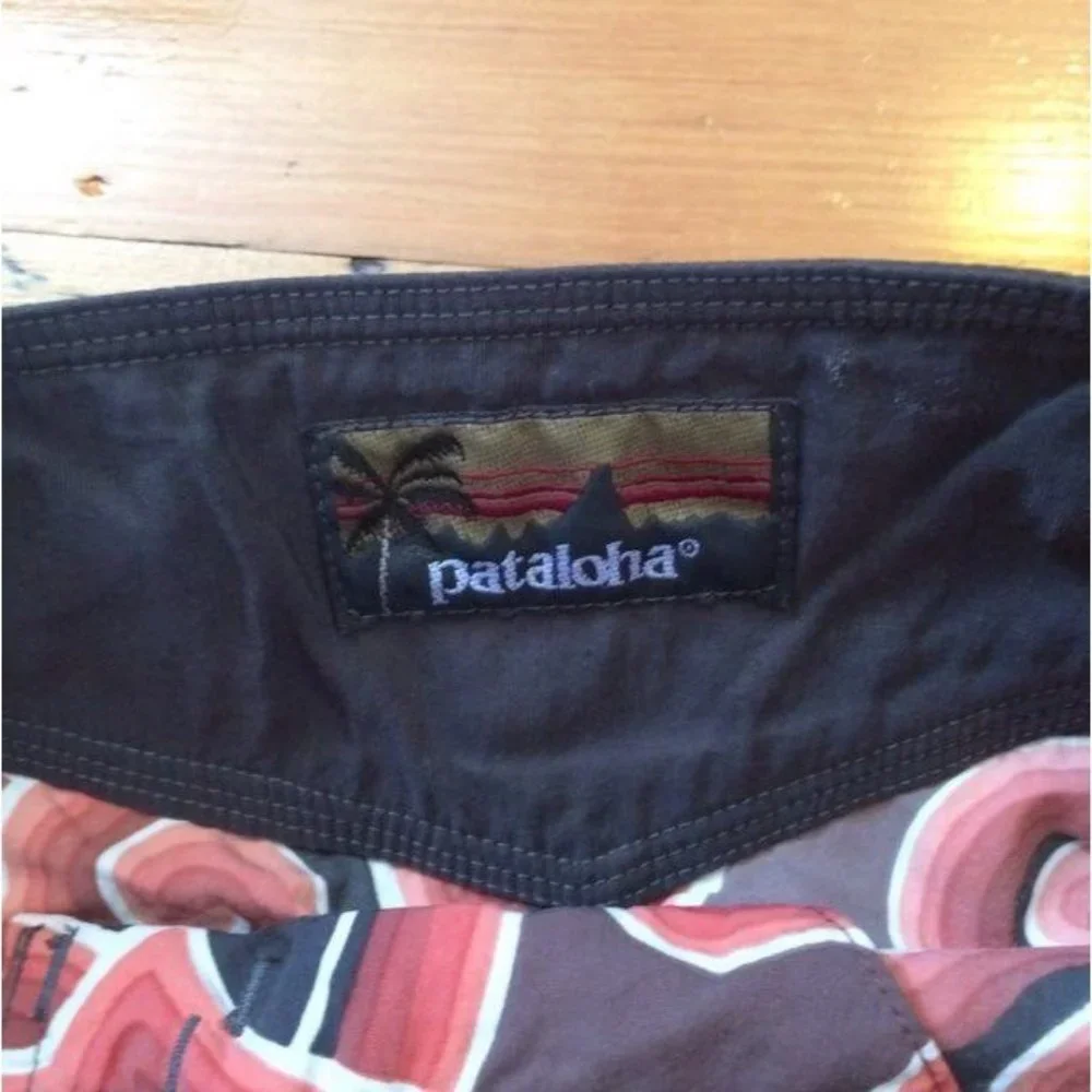 Patagonia Board Shorts 32 Pataloha Brown Orange White Wave HTF - Picture 3 of 4
